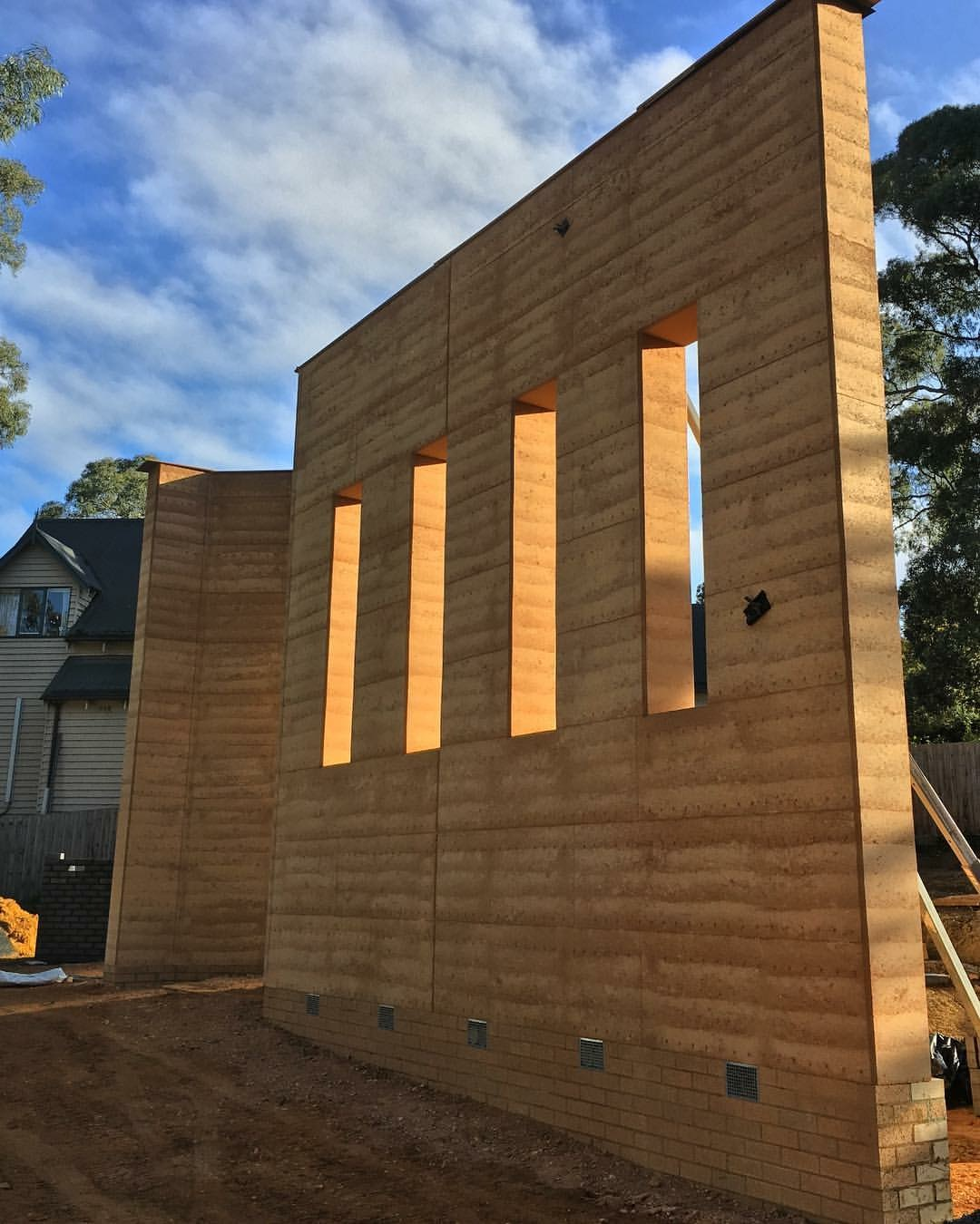 RAMMED EARTH CONSULTING